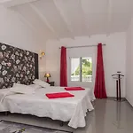 Trillizos Villa